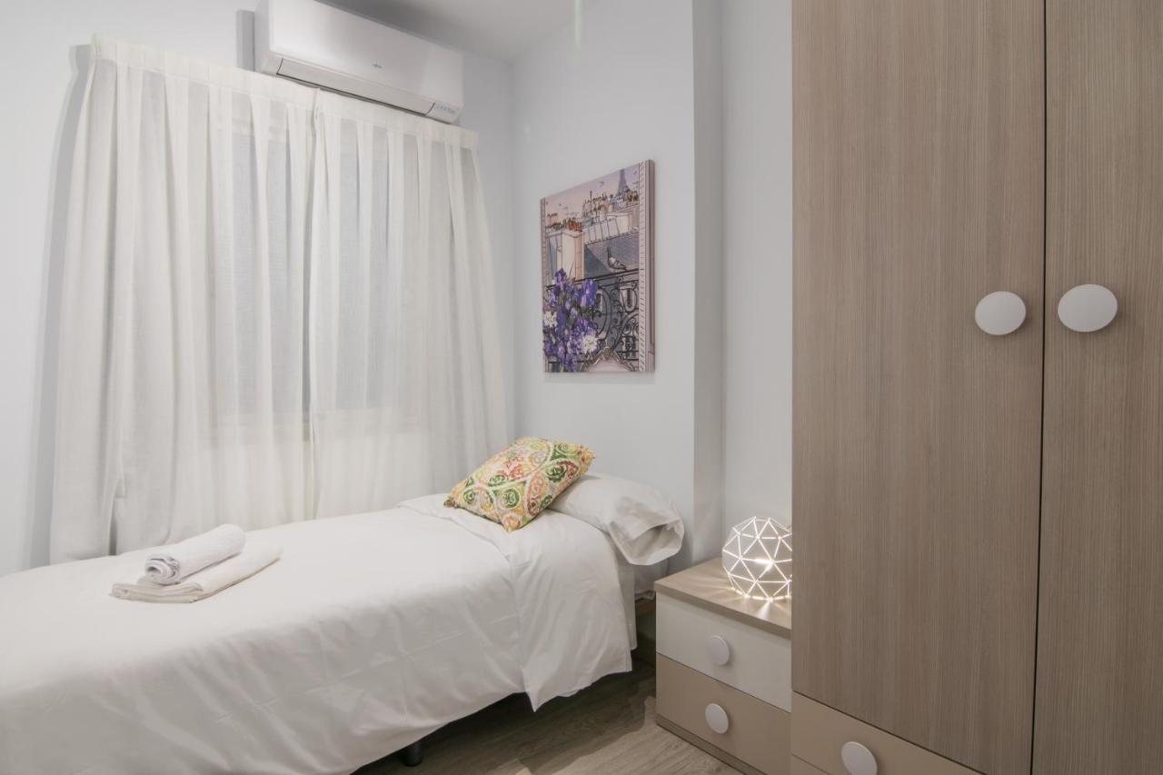 Tuguest Station 2 Apartment Granada Dış mekan fotoğraf